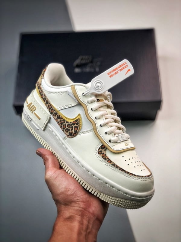 Air Force 1 Shadow Branco Leopardo - Vista 1