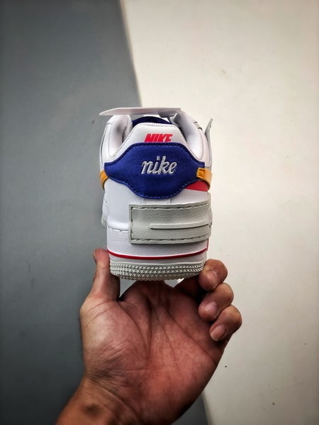 Air Force 1 Shadow Branco Amarelo e Vermelho - Vista 3