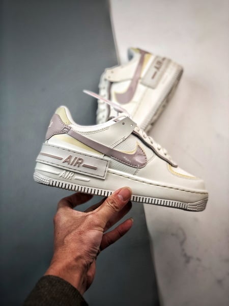 Air Force 1 Shadow Bege Branco e Roxo - Vista 7