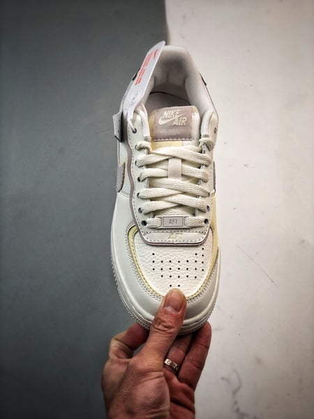 Air Force 1 Shadow Bege Branco e Roxo - Vista 9
