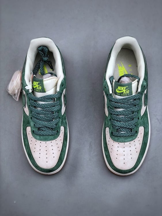 Akira x Nike Air Force 1 Low Suede Stars - Vista 6