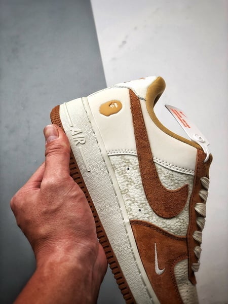 Bape x Air Force 1 Low Bege e Castanho Patchwork - Vista 2