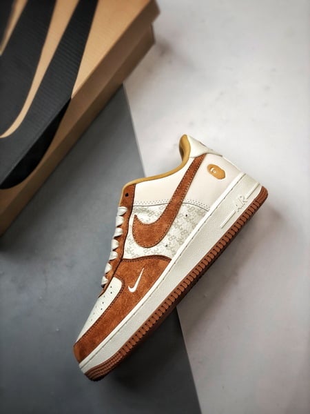 Bape x Air Force 1 Low Bege e Castanho Patchwork - Vista 8