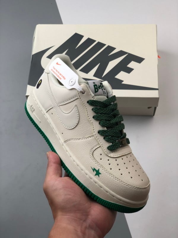 Bape x Air Force 1 Low Branco Claro e Verde Refletivo - Vista 1