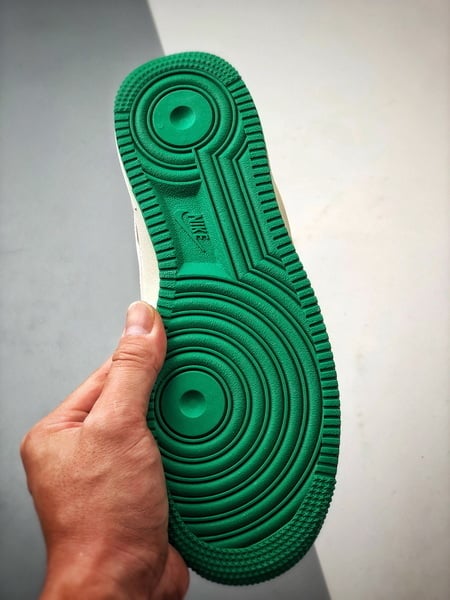 Bape x Air Force 1 Low Branco Claro e Verde Refletivo - Vista 4