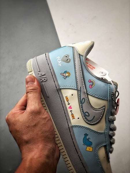 CDG x Air Force 1 '07 Low Cinza e Azul Graffiti - Vista 2