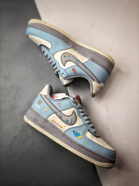 CDG x Air Force 1 '07 Low Cinza e Azul Graffiti - Vista 6