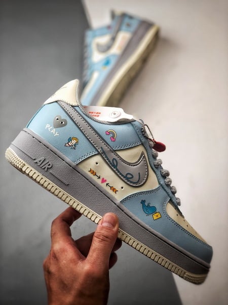 CDG x Air Force 1 '07 Low Cinza e Azul Graffiti - Vista 7