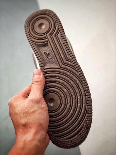 CDG x Air Force 1 Low Impressão Marrom Claro - Vista 4