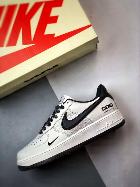 CDG x Air Force 1 Low Impressão Bege e Preto - Vista 8
