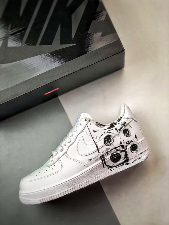 CDG x Sup x Air Force 1 Low Branco e Preto Graffiti - Vista 8