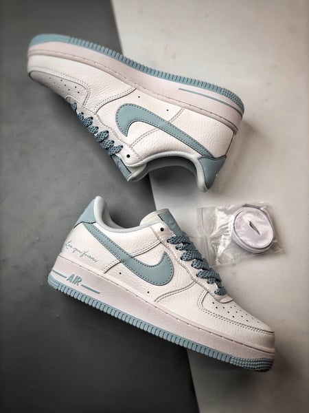 Drake x Air Force 1 Low Branco e Azul Gelo - Vista 6