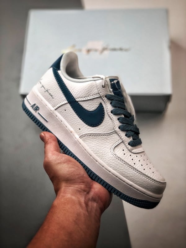 Drake x Air Force 1 Low Branco e Azul Lago - Vista 1