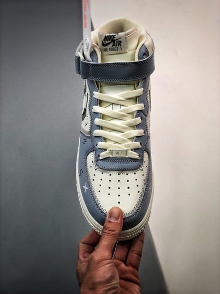 Kaws x Air Force 1 07 Mid Colaboracao Graffiti - Vista 7