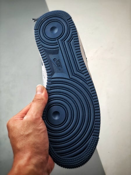 LV x Air Force 1 Low Branco e Azul Jeans Desconstruído - Vista 4