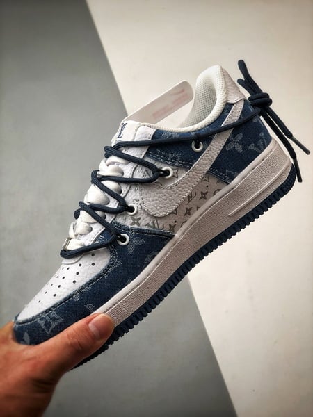 LV x Air Force 1 Low Branco e Azul Jeans Desconstruído - Vista 5