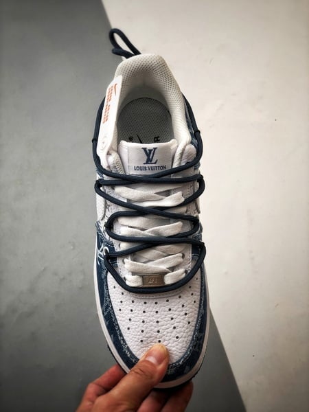 LV x Air Force 1 Low Branco e Azul Jeans Desconstruído - Vista 9