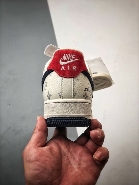 LV x Air Force 1 Low Cinza, Azul e Vermelho - Vista 3