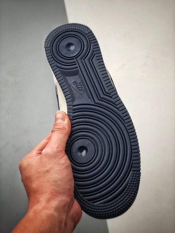 LV x Air Force 1 Low Cinza, Azul e Vermelho - Vista 4