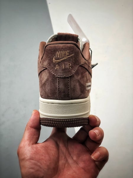 LV x Air Force 1 Low Branco e Castanho - Vista 3