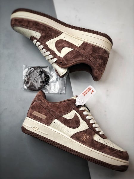 LV x Air Force 1 Low Branco e Castanho - Vista 6