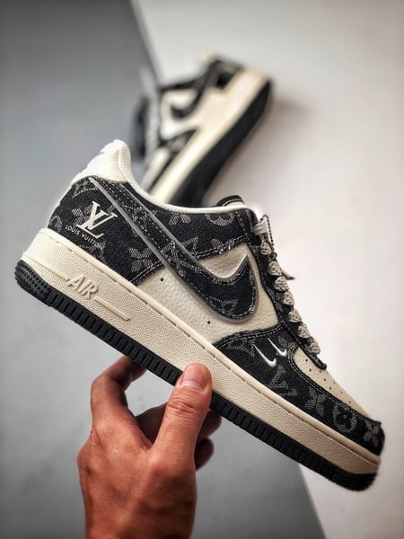 LV x Air Force 1 Low Branco e Preto Denim - Vista 7