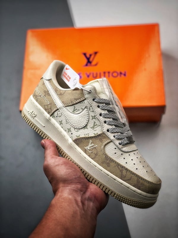 LV x Air Force 1 Low Bege, Caqui e Jeans - Vista 1