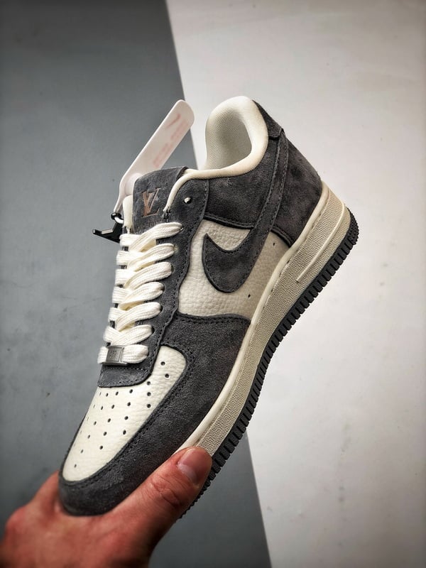 LV x Air Force 1 Low Creme e Cinza Escuro - Vista 5