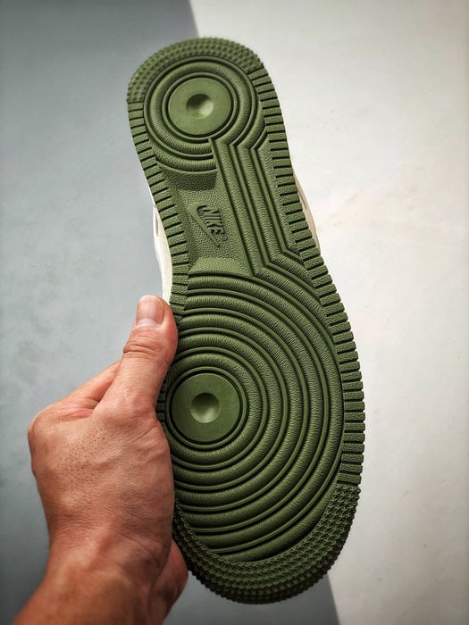 LV x Air Force 1 Low 3M Branco e Verde Refletivo - Vista 4