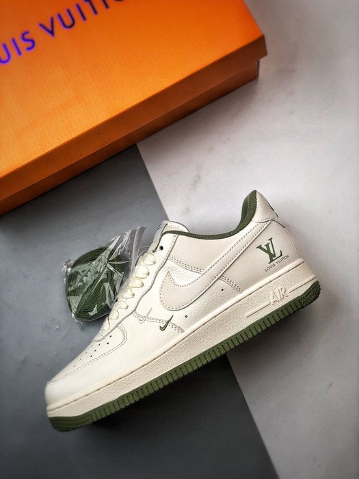 LV x Air Force 1 Low 3M Branco e Verde Refletivo - Vista 8