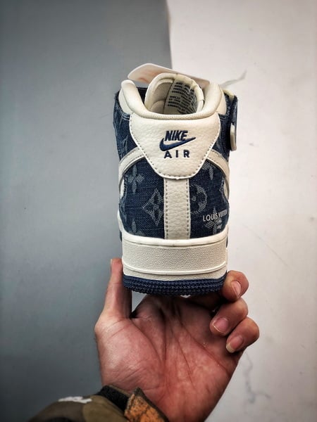 LV x Air Force 1 Mid Branco e Azul Denim - Vista 3