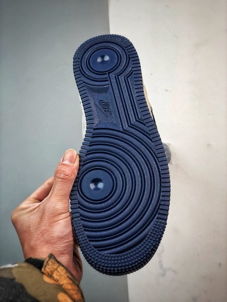 LV x Air Force 1 Mid Branco e Azul Denim - Vista 4