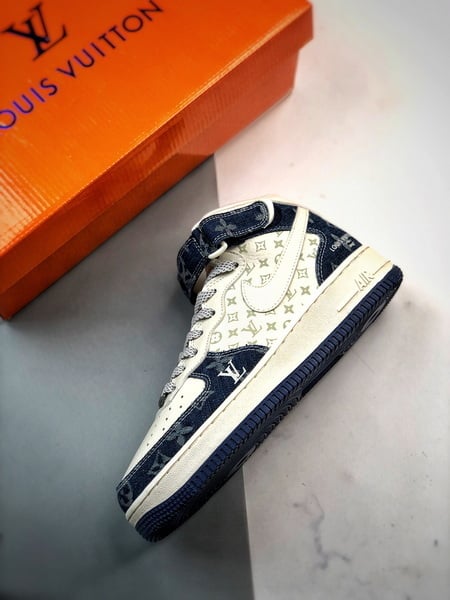 LV x Air Force 1 Mid Branco e Azul Denim - Vista 8