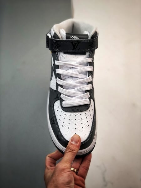 LV x NK Air Force 1 Mid Branco e Preto - Vista 9