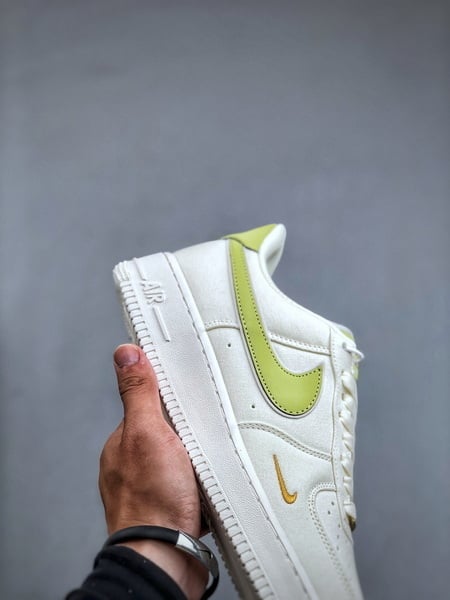 Nike Air Force 1 '07 Verde Maçã - Vista 2