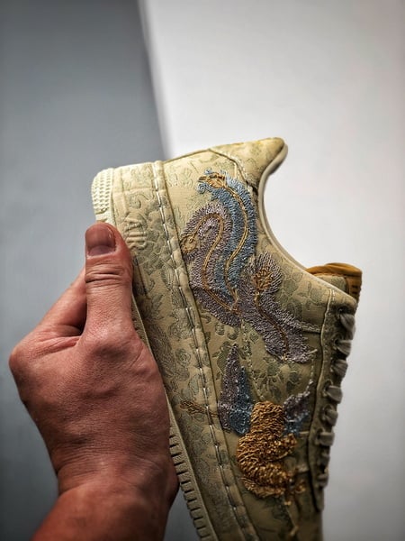 NK Air Force 1 Low Dourado Especial - Vista 2