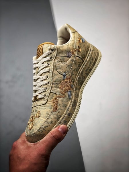 NK Air Force 1 Low Dourado Especial - Vista 5