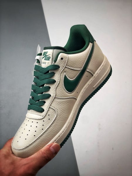 NOCTA x Air Force 1 Low Creme e Verde - Vista 5