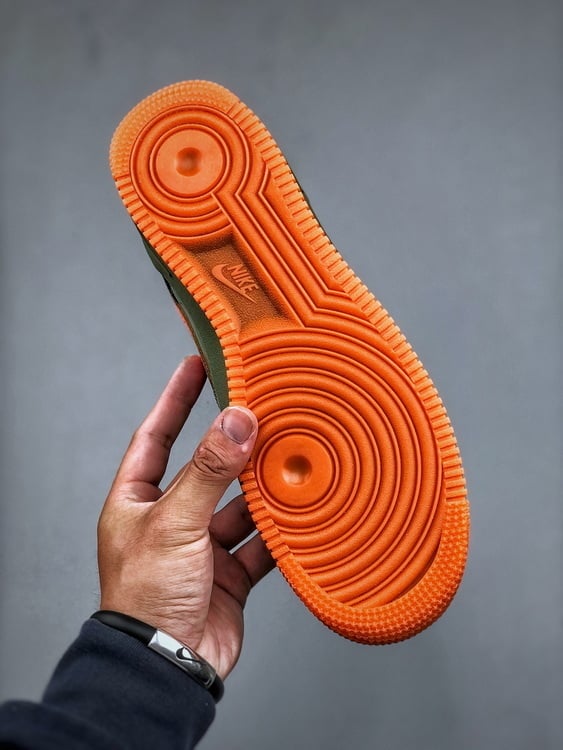 Nike Air Force 1 Low Verde e Laranja - Vista 3