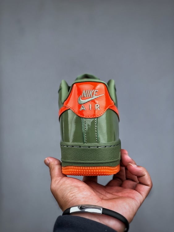 Nike Air Force 1 Low Verde e Laranja - Vista 4