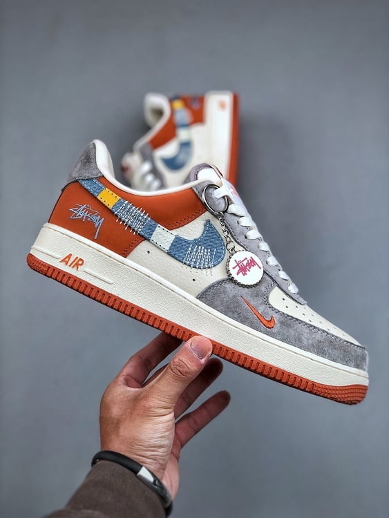 Nike Air Force 1 Low 07 x Stüssy Bege e Preto - Vista 7