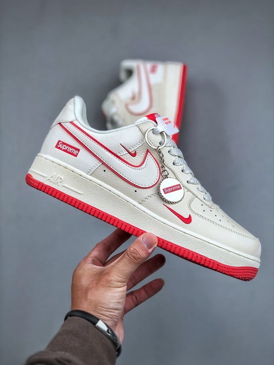 Nike AF1 Low 07 x Supreme Bege Vermelho Mini Gancho Estrela - Vista 7