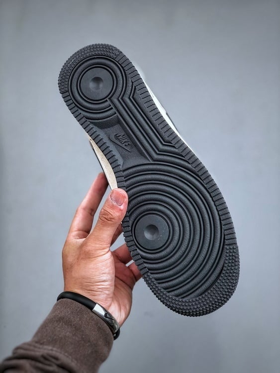 Nike AF1 Low 07 Colaboração The North Face x Supreme - Vista 3