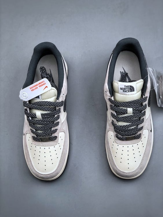 Nike AF1 Low 07 Colaboração The North Face x Supreme - Vista 6