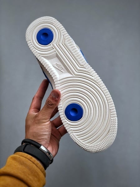 Nike Air Force 1 Low 07 x VLONE Branco e Azul - Vista 3