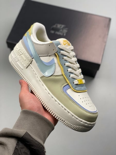 Nike Air Force 1 Low Shadow Branco Azul e Amarelo - Vista 3