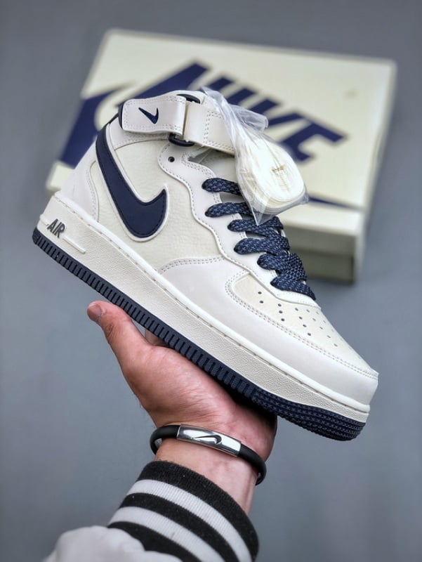 Nike Air Force 1 MID Bege e Azul Escuro - Vista 1