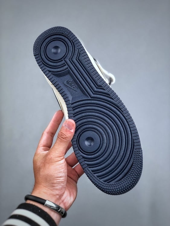 Nike Air Force 1 MID Bege e Azul Escuro - Vista 3