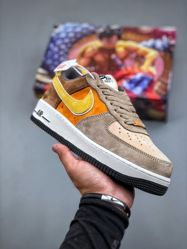 Nike Air Force 1 Low Camurça Bege e Castanho - Vista 1