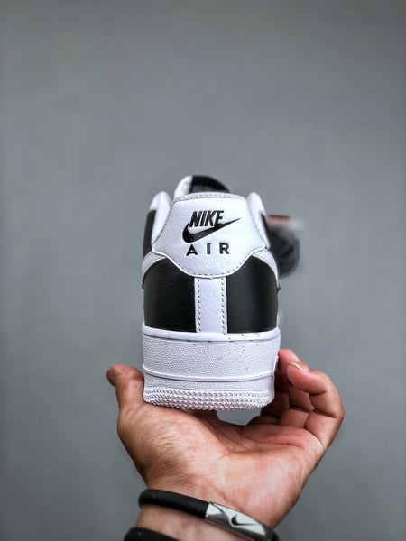 Nk Air Force 1 '07 Low Preto e Branco Gancho Quebrado - Vista 4